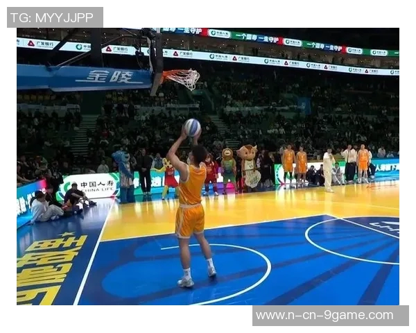 刘冠杉扣篮前搞笑一幕想砸篮网却三投全失引发全场爆笑
